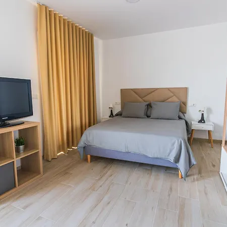 Apartamento Turisticos Jose Cruz *